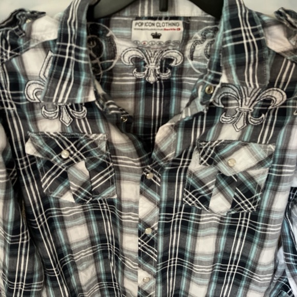 Men’s Buckle Button Up Shirt - Picture 2 of 3